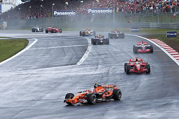 Quella di Marcus Winkelhock è una delle storie più intriganti della Formula 1, che viene raccontata troppe poche volte. Dai segreti dietro al suo debutto fino alla gloria di un pilota che, con una sola gara disputata in Formula 1, si è tolto molte più soddisfazioni di piloti che hanno corso per anni senza raccogliere nulla.