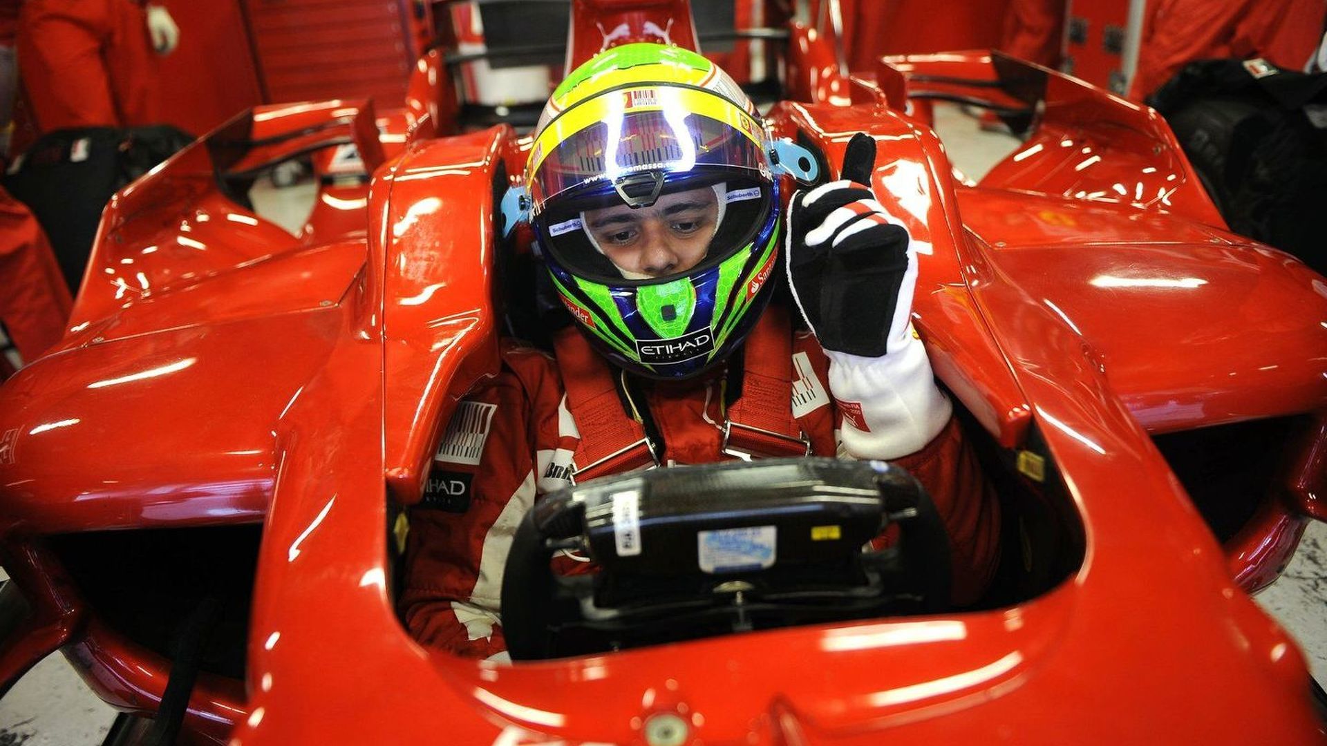 Felipe Massa torna a far parlare di sé. L’ex pilota Ferrari è protagonista di una battaglia legale da 64 milioni di sterline contro la FIA, la Formula One Management e Bernie Ecclestone, sostenendo di essere il vero campione del mondo 2008 dopo il controverso Crashgate di Singapore.