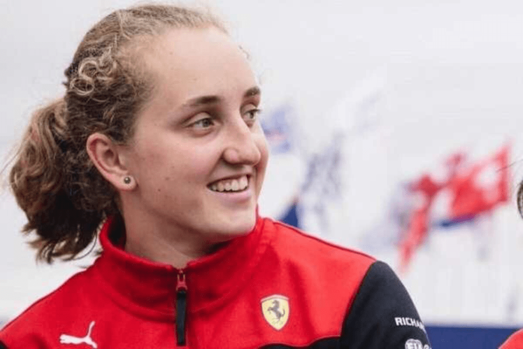 Maya Weug, classe 2004, di nazionalità belga e olandese (La prima presa dalla madre, la seconda dal padre), vive e corre in Spagna. A sette anni sale su un go-kart ed è subito amore; due anni dopo inizia la sua carriera e si afferma vice campionessa spagnola e, nel 2016, campionessa della WSK. Dal 2019 fa parte della “Richard Mille Young Talent Academy”. Nel 2020 partecipa al WSK Euro Championship e viene chiamata a far parte dell’ FIA Girls on Track Rising Stars, un’iniziativa sostenuta dalla Scuderia Ferrari per selezionare la migliore pilota e dare un contributo per avviare la sua carriera. 