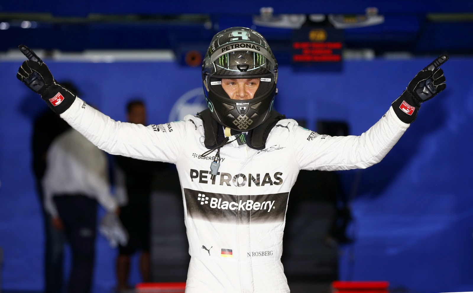 Vi siete mai chiesti cosa sarebbe successo se Hamilton non avesse sposato il progetto Mercedes? Chi avrebbe vinto 5 mondiali degli ultimi 6? Proviamo ad ipotizzarlo...