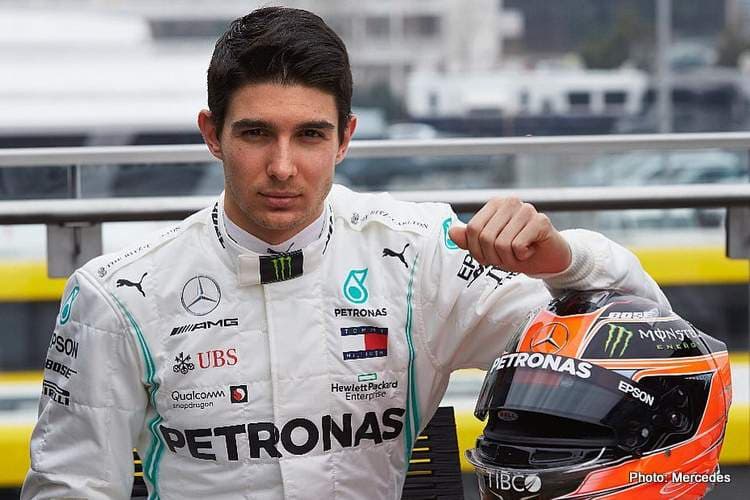 Vi siete mai chiesti cosa sarebbe successo se Hamilton non avesse sposato il progetto Mercedes? Chi avrebbe vinto 5 mondiali degli ultimi 6? Proviamo ad ipotizzarlo...