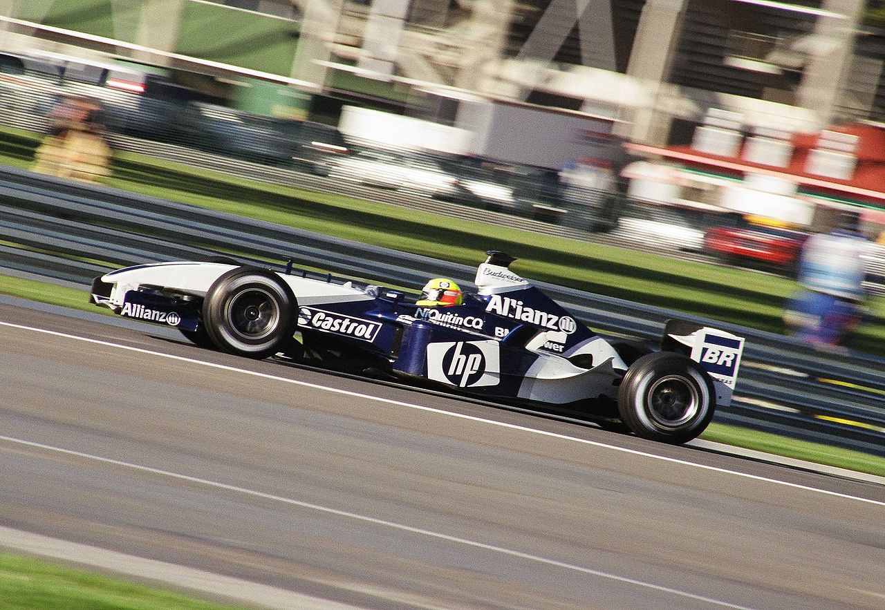 Ripercorriamo oggi la storia di uno dei brand cui nome ha fatto la storia della Formula 1, seppur non avendo mai avuto un team tutto per sé: BMW. Ma andiamo con ordine...