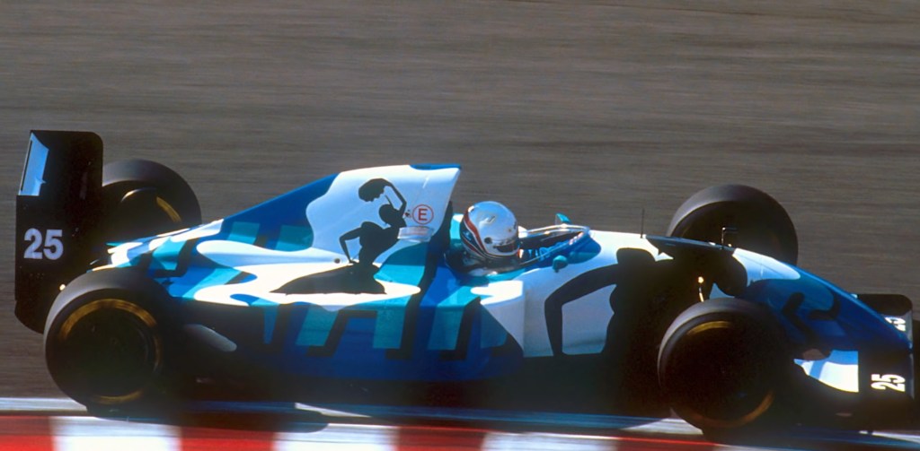 Le più discusse, le più brutte, quelle mai utilizzate o quelle usate in particolari occasioni: ecco le 10 livree più memorabili della Formula 1 