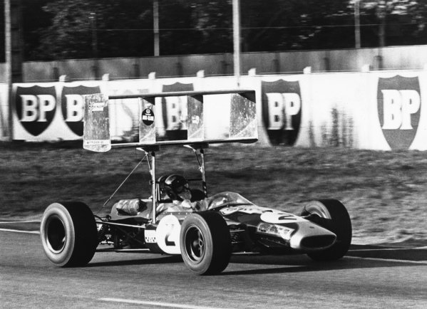 Alettone rialzato Brabham BT23C (1968)