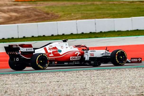 La nuova monoposto Alfa Romeo ha finalmente assaportato la pista. Alla guida il terzo pilota del team, Robert Kubica