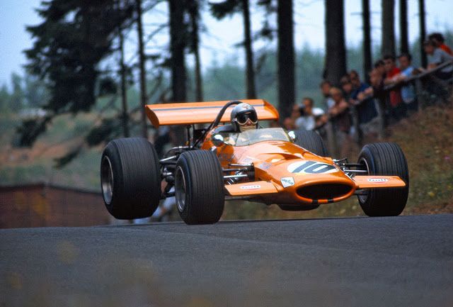 Quando lo Sponsor decide livrea e line-up dei piloti. Viaggio tra iconiche colorazioni di vetture, munifici accordi economici e piloti paganti.