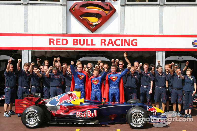 f1 monaco gp 2006 red bull racing unveil their special monaco superman edition livery robe 2