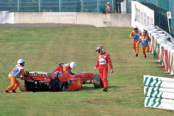 Suzuka 1998: Schumacher e Hakkinen in un duello finito... per una gomma