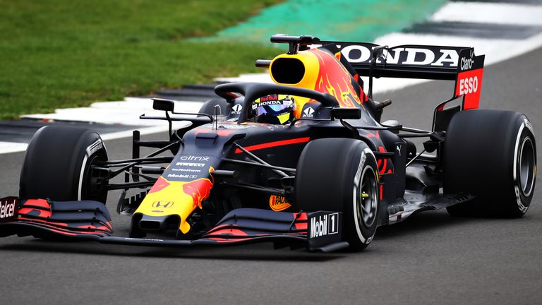La Red Bull RB16B è un'evoluzione della vettura 2020. Perez e Albon l'hanno provata e sono entusiasti della nuova monoposto: scopriamo tutti i dettagli