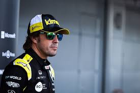 Immagine di Fernando Alonso completamente fit in tuta Renault.