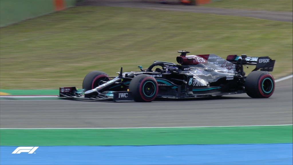 La seconda sessione di prove libere si è conclusa con l'ennesimo monopolio Mercedes della prima fila, seguite, sorprendentemente dall'Alphatauri di Gasly. Un'altra fonte di stupore è il tempo, poi cancellato, di Leclerc, il quale, oltre che della bandiera rossa finale, avrebbe potuto essere autore della miglior prestazione.