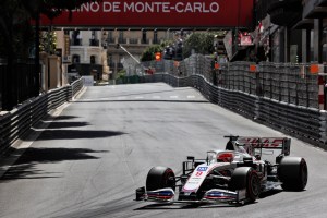 Nikita Mazepin durante il GP di Monaco