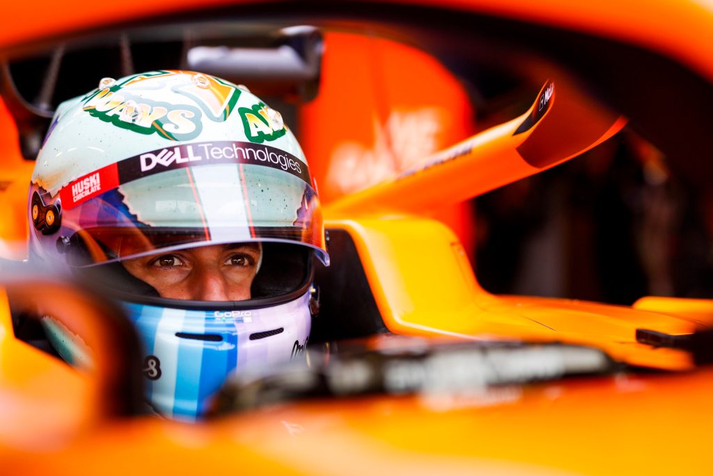 Daniel Ricciardo alla guida di una McLaren