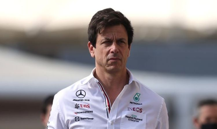 Il Team Principal della Mercedes Toto Wolff non chiude la porta a una nuova penalità per Lewis Hamilton. L'austriaco rimarca di non aver ancora trovato una soluzione ai loro problemi con il motore a scoppio, e per questo motivo gli inglesi potrebbero dover montare una quinta unità per affrontare con serenità la parte finale di quest'anno.