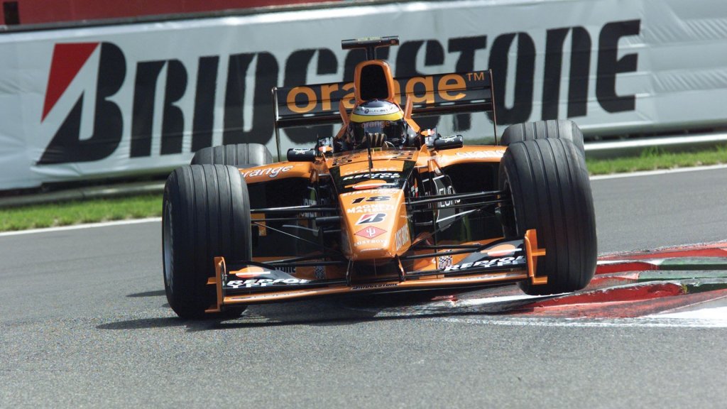 Partnership famose e altre meno, ecco le sponsorizzazioni telefoniche ed elettroniche più celebri nella storia della F1.