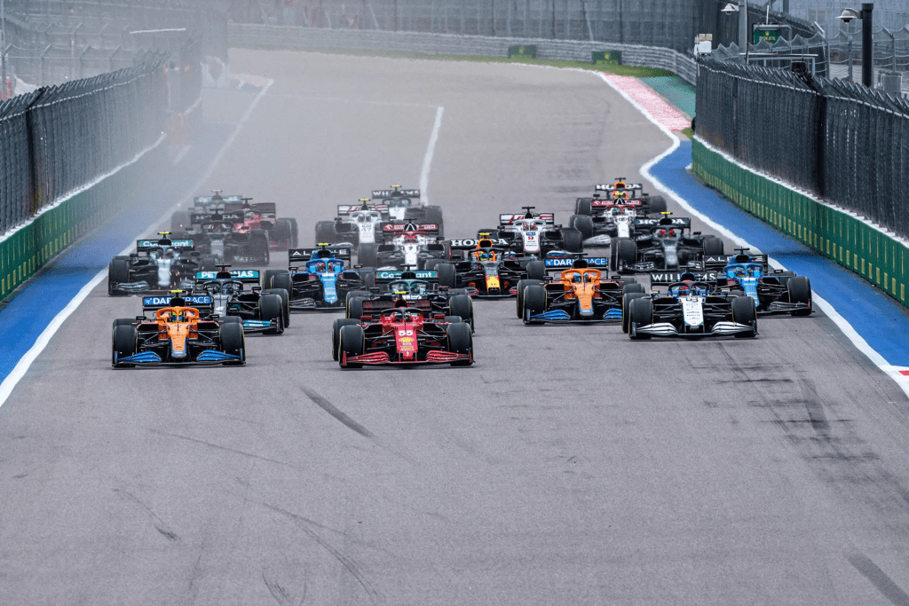 I team di Formula 1 si incontreranno questa sera per discutere sul da farsi per quanto riguarda il Gran Premio di Russia a seguito dell'invasione dell'Ucraina da parte del Paese.