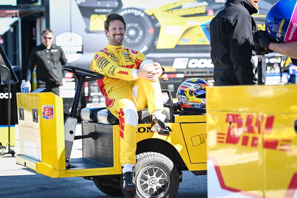 Romain Grosjean, nella sua prima sessione ufficiale per Andretti Autosport, ha guidato la sessione di prove libere della stagione IndyCar 2022, un decimo di secondo più veloce del compagno di squadra Colton Herta.