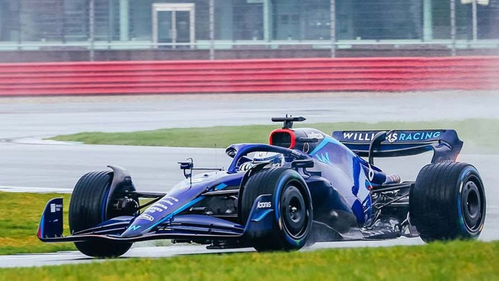 Dopo aver provato in pista la nuova FW44, i due piloti hanno dichiarato di avere avuto grandi problemi con la visibilità.