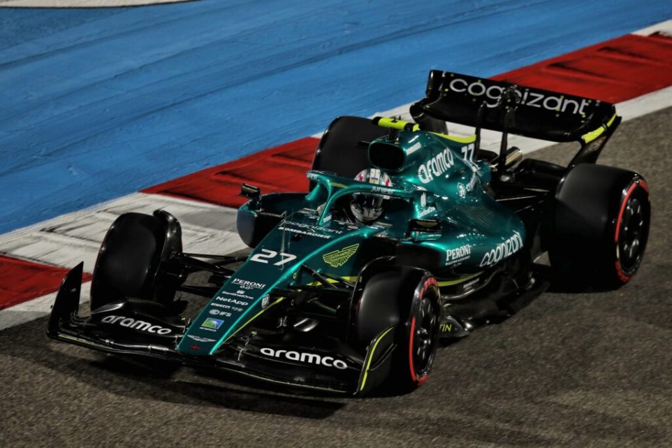 Hulkenberg Aston Martin AMR22