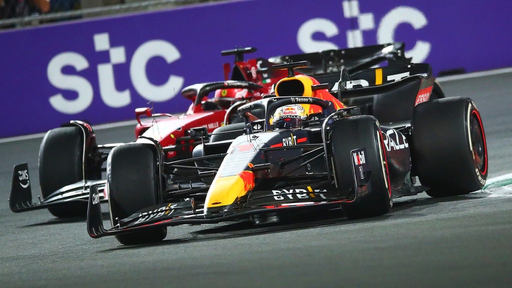 Il direttore tecnico della Red Bull crede che la Formula 1 sia stata fortunata ad avere due team con prestazioni simili all'inizio di una nuova era.