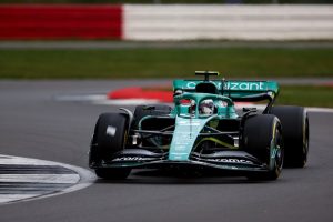 Sebastian Vettel AMR22