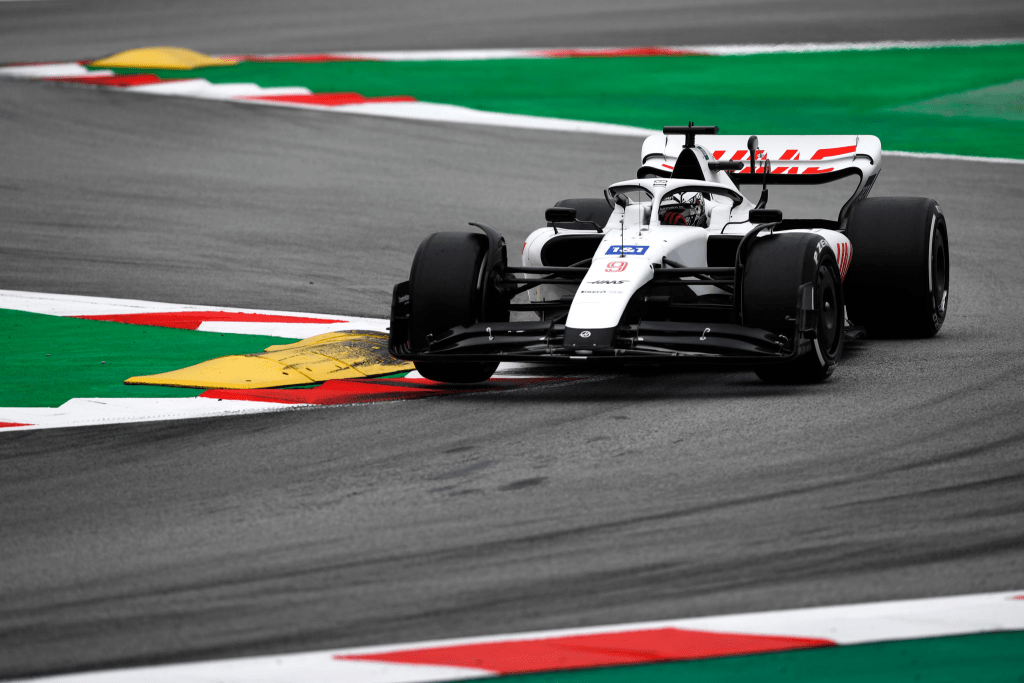 Lo sponsor principale di Haas, Uralkali, ha minacciato di ritirare il proprio sostegno dal team durante la stagione 2021.