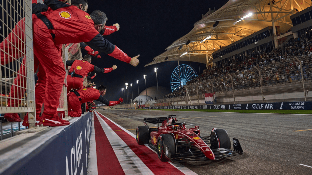 Dopo due anni di attesa e speranza, la Rossa torna sul gradino più alto. Per Charles e Carlos é tutto chiaro: quest'anno la Ferrari c'è.
