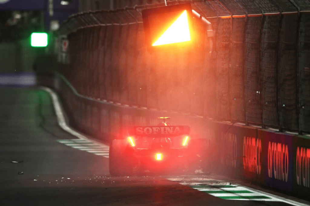 Tempo di voti per i protagonisti del Gran Premio dell'Arabia Saudita. A Jeddah è arrivata la prima vittoria stagionale per Max Verstappen. Sul podio con lui le due Ferrari, con Charles Leclerc che precede Carlos Sainz.