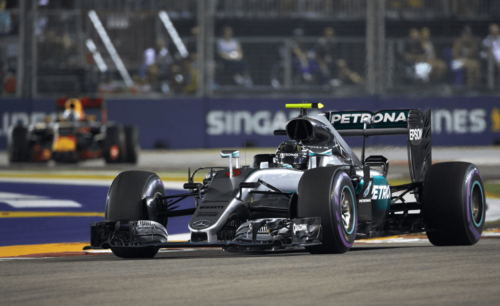 Ripercorriamo gli attimi più estremi e concitati della Formula 1 nell'era turbo ibrida con le 5 gare più ravvicinate degli ultimi anni.