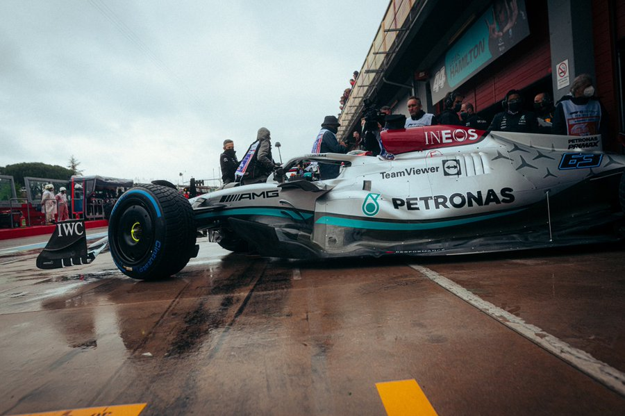 Lewis Hamilton afferma di aver guidato macchine peggiori della W13 di quest'anno come la McLaren del 2009.