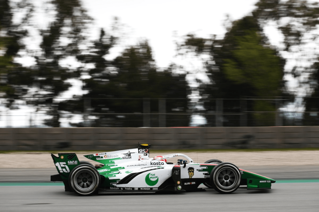 Ralph Boschung ha concluso le prove libere di Formula 2 in testa a Imola, nonostante un trio di bandiere rosse nella sessione che ha ridotto significativamente il numero di giri.