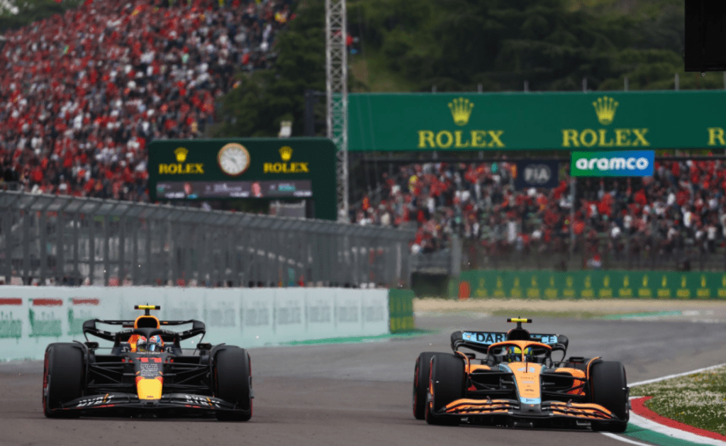 Sergio Pérez sorpassa Lando Norris per la terza posizione, Sprint Race Imola 2022.