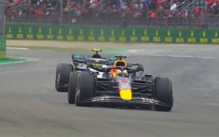 Jos Verstappen ha ammesso di aver provato un po' di piacere nel vedere suo figlio doppiare Lewis Hamilton durante il Gran Premio dell'Emilia Romagna.
