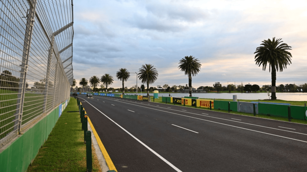 I piloti di Formula 1 hanno ammesso che il Gran Premio d'Australia avrebbe visto più sorpassi se la quarta zona DRS di Albert Park fosse rimasta al suo posto.
