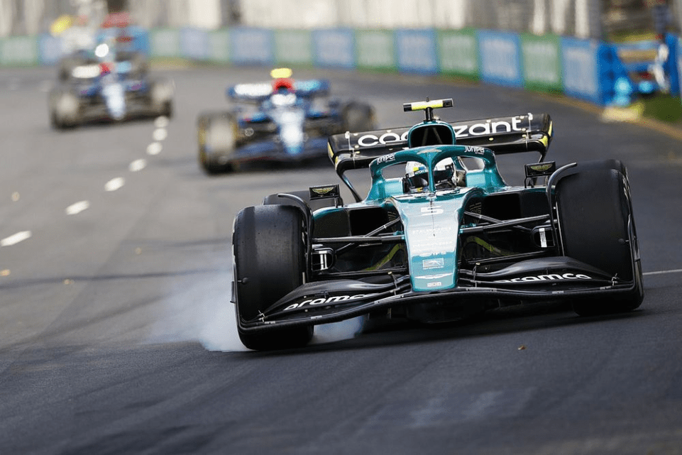 L'Aston Martin è diventata, in questo momento, la peggior squadra in griglia. La struttura di Silverstone è l'unica senza punti nel Mondiale e le prestazioni dell'AMR22 non sembrano migliorare nel breve termine.