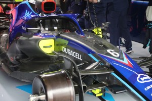 Williams FW44 peso
