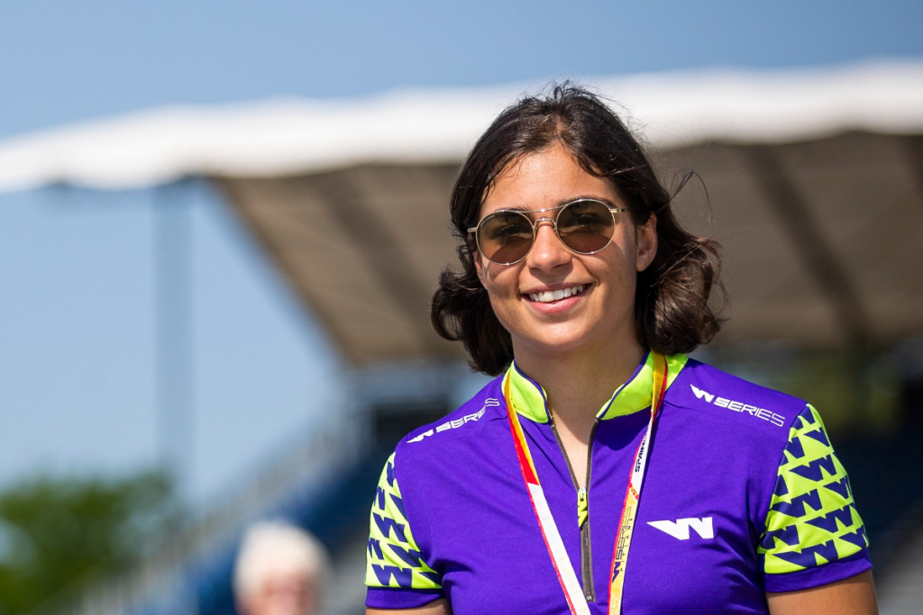 Jamie Chadwick ha fatto segnare il giro più veloce nelle prove libere della W Series a Barcellona, ​​mentre la rivale nella lotta alla conquista del titolo Nerea Marti ha concluso la sessione in ghiaia.
