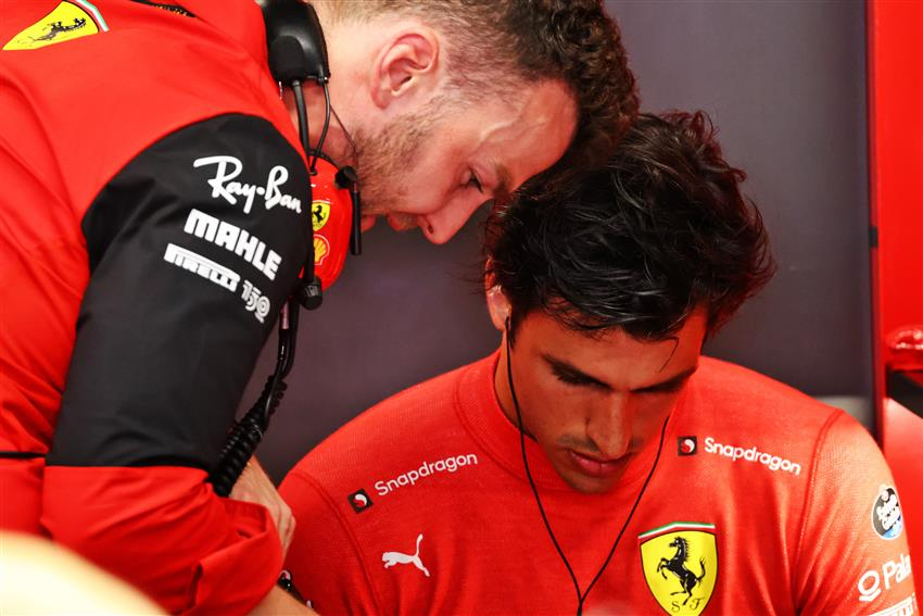 Sainz non trova il feeling con la F1-75: "Non sto guidando naturalmente"