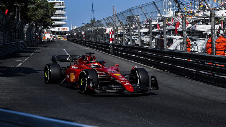 Leclerc a bordo della F1-75, GP di Monaco.