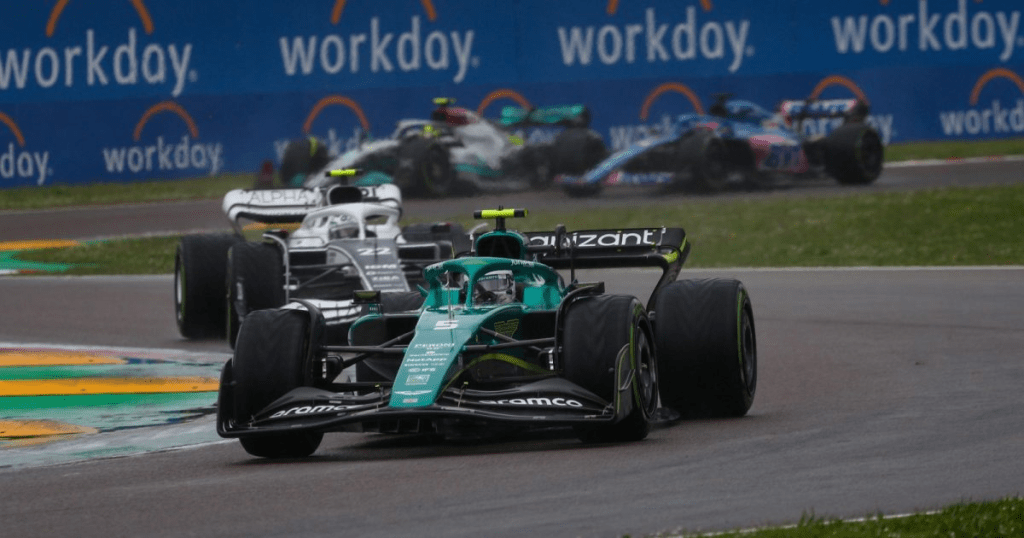Sebastian Vettel propone di correre senza DRS per eliminare la dipendenza dei piloti dal dispositivo di riduzione del drag.
