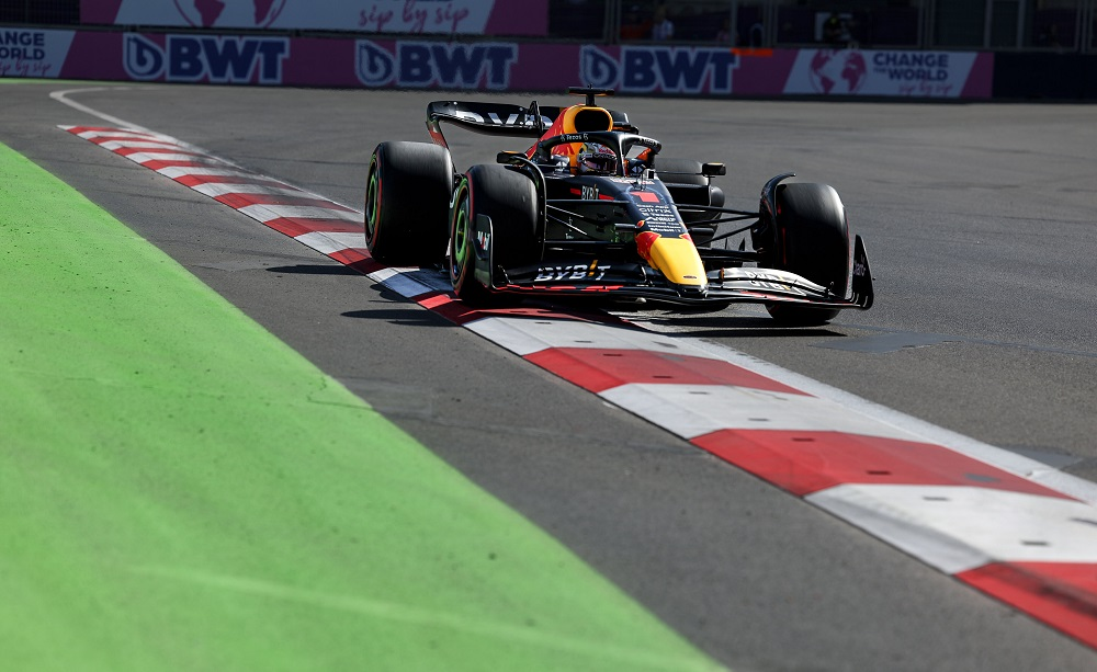 Max Verstappen non è d'accordo con la nuova direttiva FIA, introdotta per ridurre il porpoising. Il pilota della Red Bull ritiene sbagliato cambiare le regole a metà stagione e ancor di più quando alcune squadre hanno lavorato così tanto per non soffrire di questo problema.
