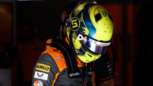 lando norris mclaren dark background canada 2022 planetf1