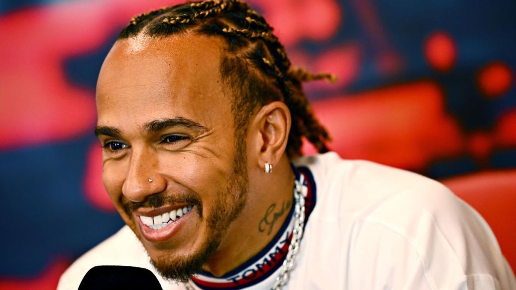 Hamilton e Russell faticano a trovare la quadra della loro W13.