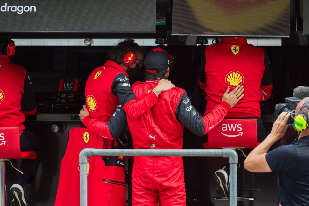 Horner ha espresso la loro concentrazione sulla RB-18, senza pensare che i problemi Ferrari possano già segnare il mondiale.