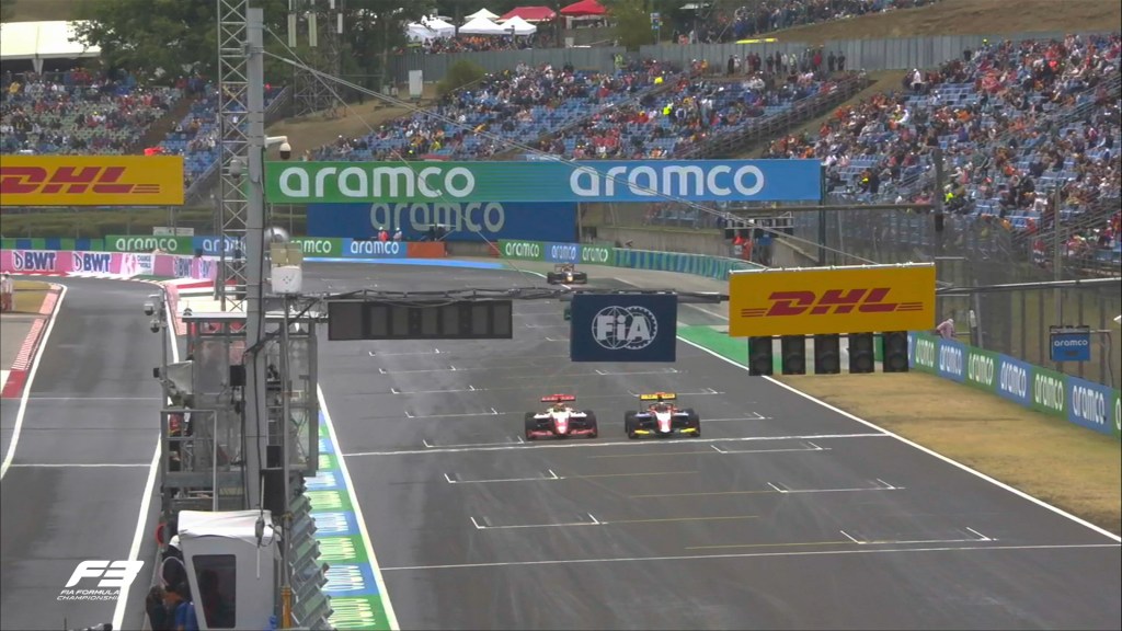 L'arrivo in volata tra Bearman e Maloney