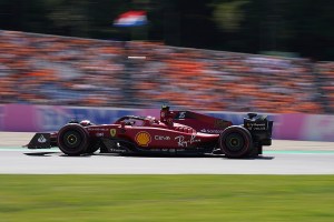 carlos sainz ferrari f1 75 1 1