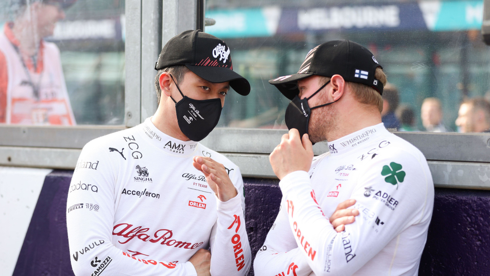 Valtteri Bottas e Guanyu Zhou