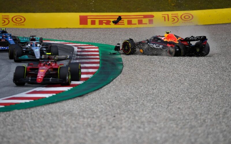 George Russell afferma di aver perso "probabilmente un secondo al giro" a causa dei danni subiti durante l’incidente nel corso del primo giro con Sergio Perez.