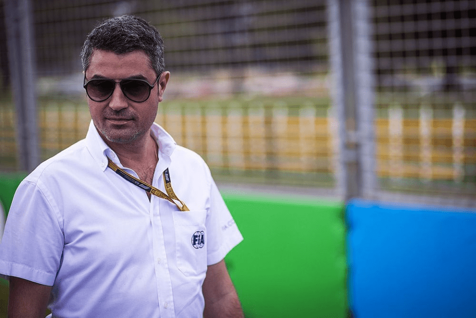 La FIA ha annunciato la partenza di Michael Masi dall'organizzazione per sua stessa volontà. L'ex direttore di gara di Formula 1 tornerà nel suo paese, l'Australia, e starà con la sua famiglia.