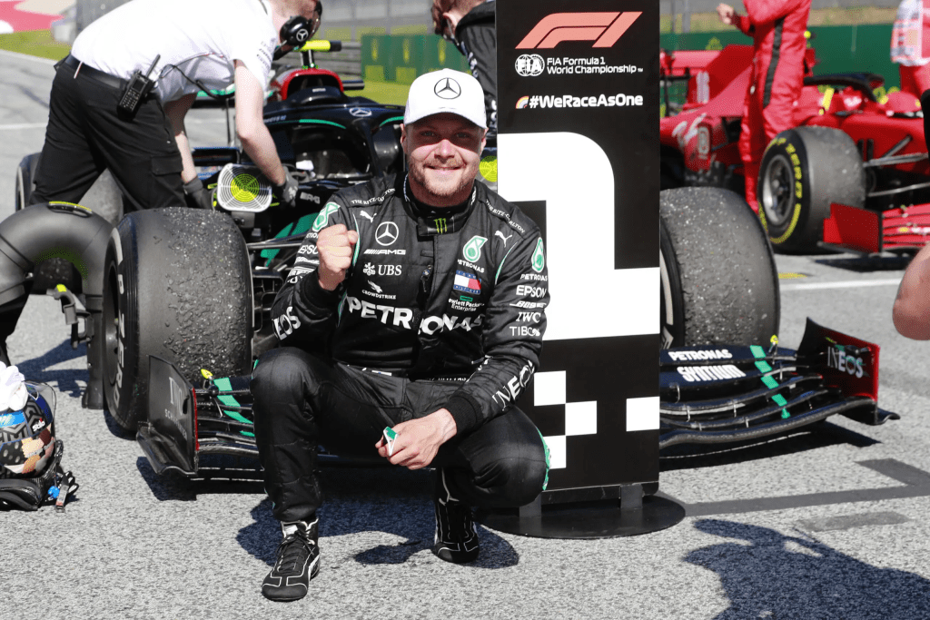 George Russell ha riflettuto sulla sua prestazione finora contro il suo compagno di squadra. Anche Valtteri Bottas, ha dato la sua opinione su come Russell si stia comportando contro il sette volte campione del mondo.